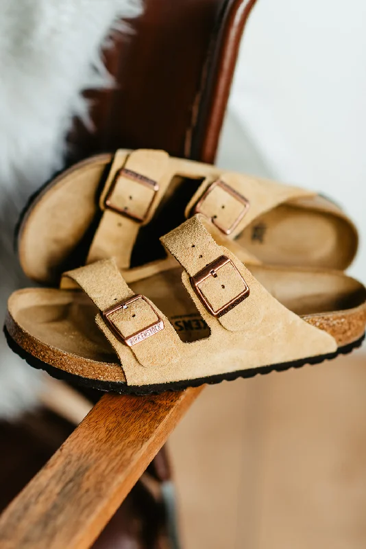 Birkenstock Arizona Suede Sandals in Latte Cream | 1026190